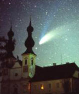 Wallfahrtskirche Maria B�hel mit Komet Hale-Bopp